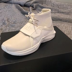 Fenty by Rihanna Pumas